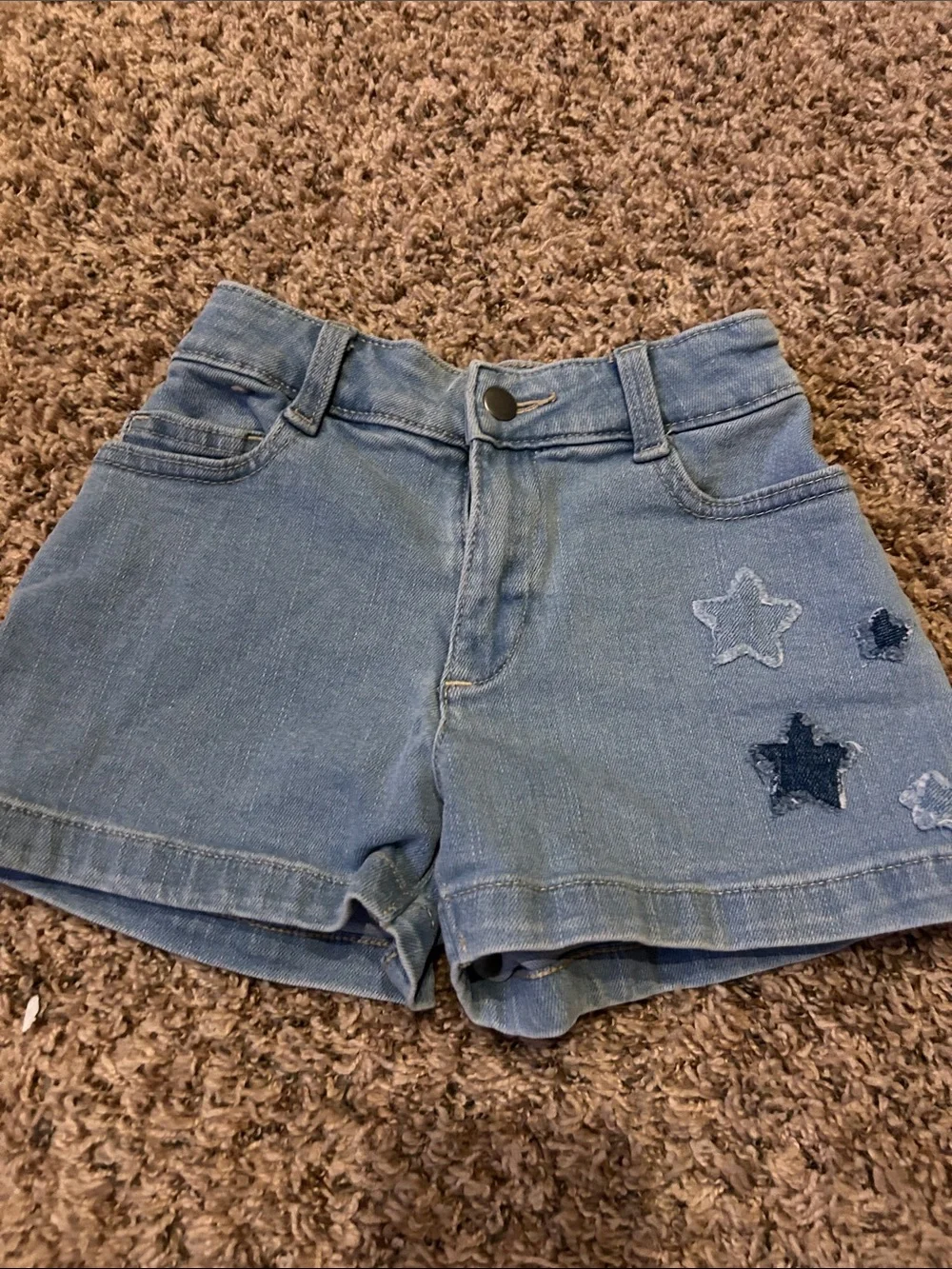 Maurices by Evsie Pink Short Sleeve Ruffle Peplum Top with denim star shorts (7)